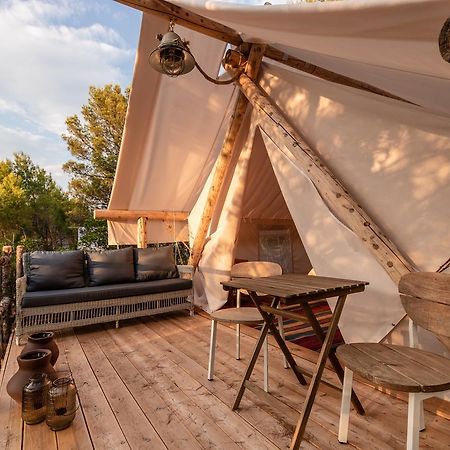 Plage Cachee - Glamping Vrboska Exterior photo