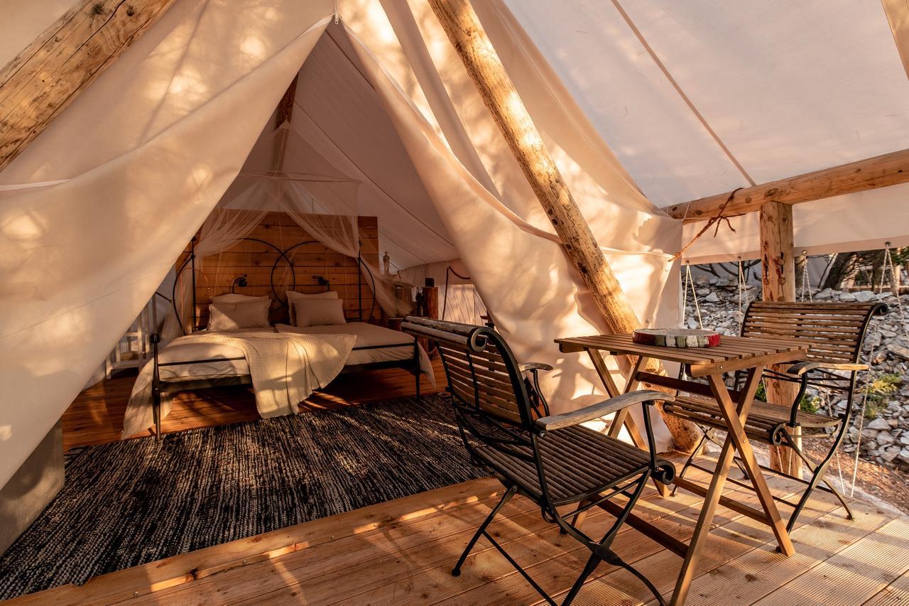 Plage Cachee - Glamping Vrboska Exterior photo
