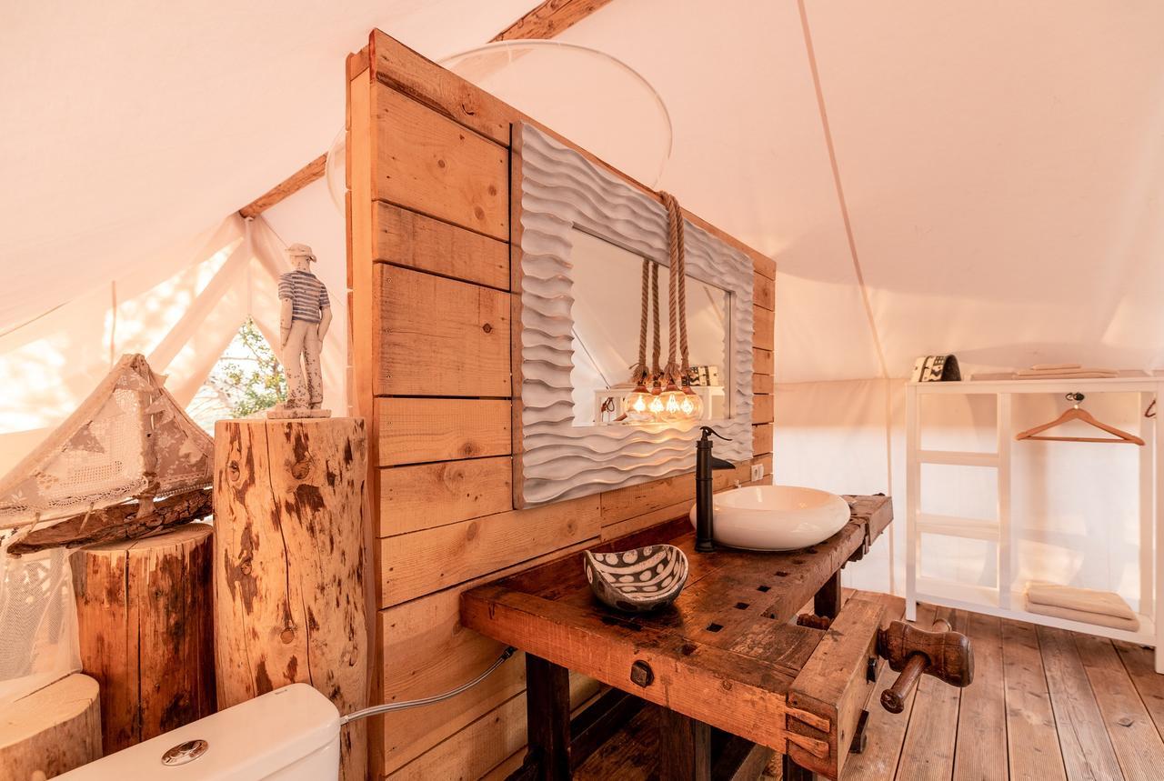 Plage Cachee - Glamping Vrboska Exterior photo