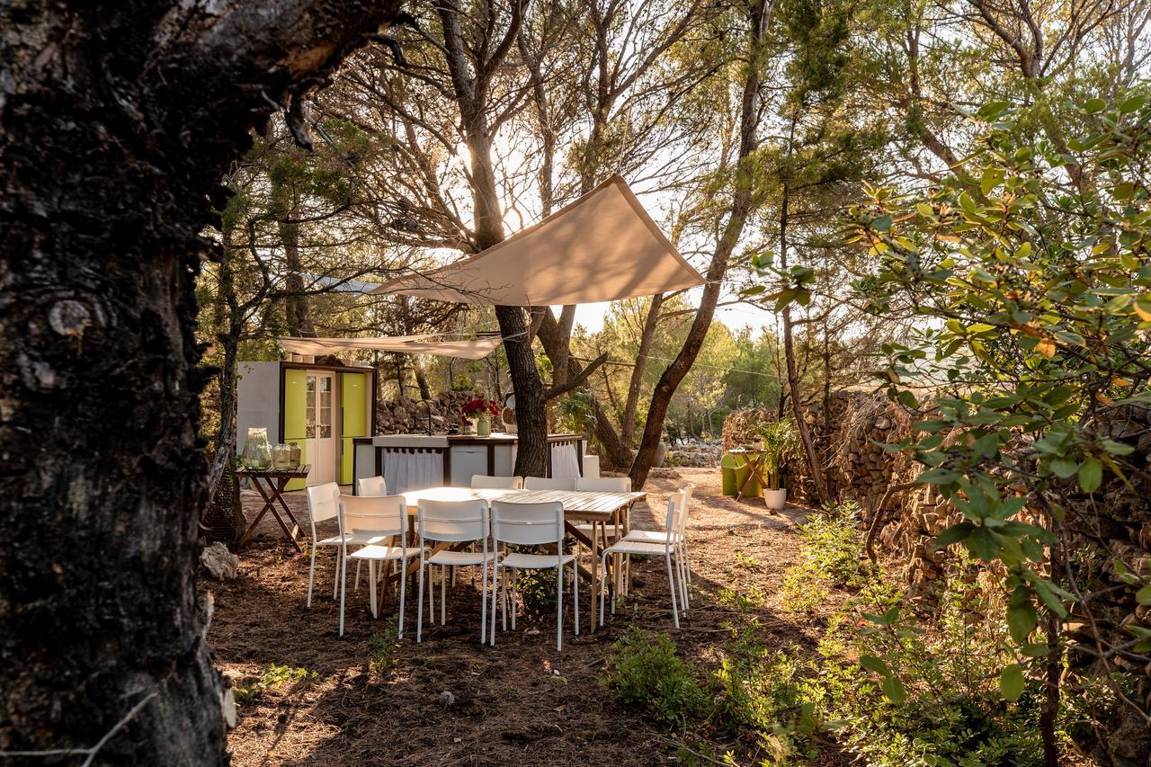 Plage Cachee - Glamping Vrboska Exterior photo