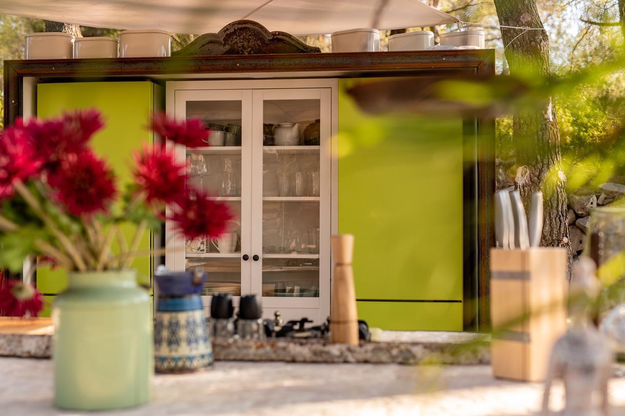 Plage Cachee - Glamping Vrboska Exterior photo