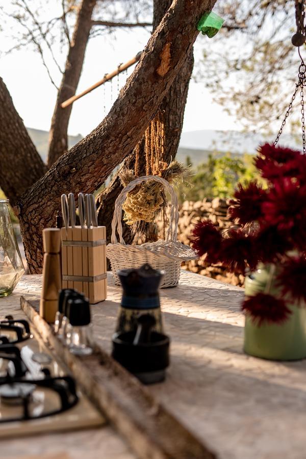 Plage Cachee - Glamping Vrboska Exterior photo