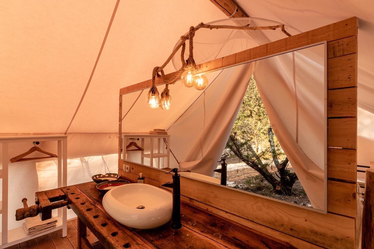 Plage Cachee - Glamping Vrboska Exterior photo
