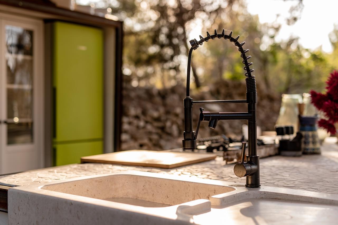 Plage Cachee - Glamping Vrboska Exterior photo