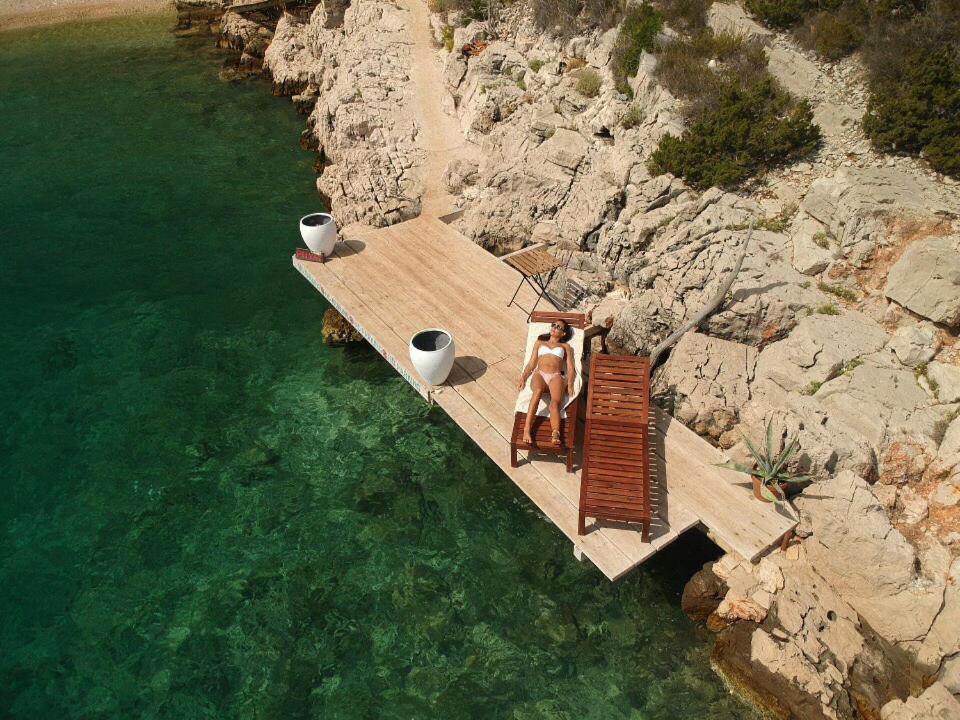 Plage Cachee - Glamping Vrboska Exterior photo